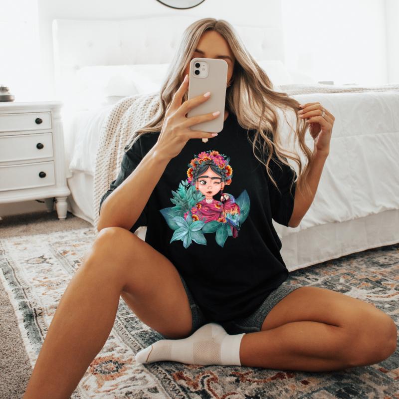 Dámske čierne tričko FLIRTY FRIDA ART KOLEKCIA